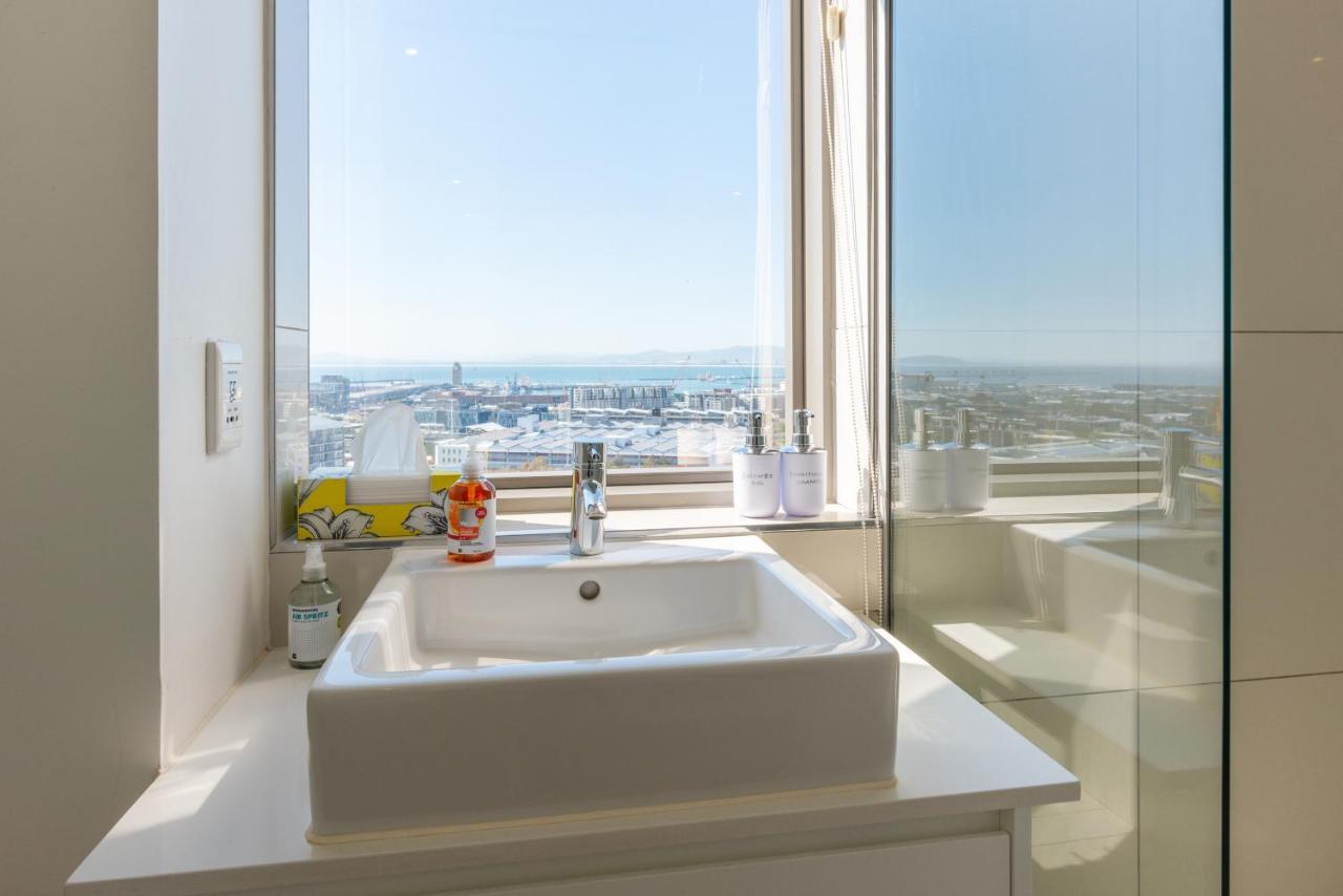 Mirage By Mcstay Apartment